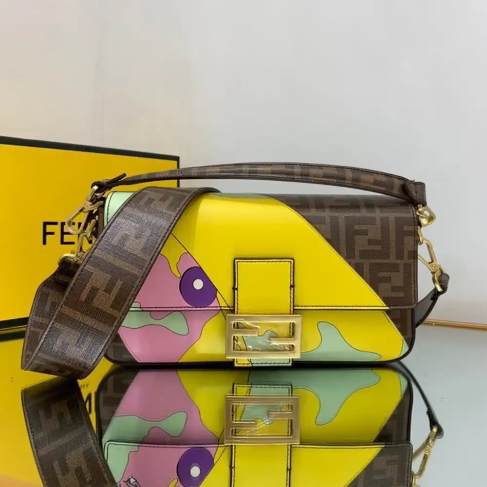 FENDI BAGUETTE