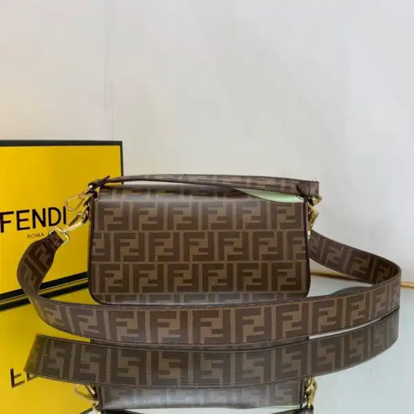 Bagsoffer FENDI BAGUETTE