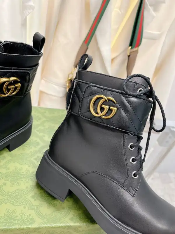 Bagsoffer GUCCI Women's ankle boot with Double G