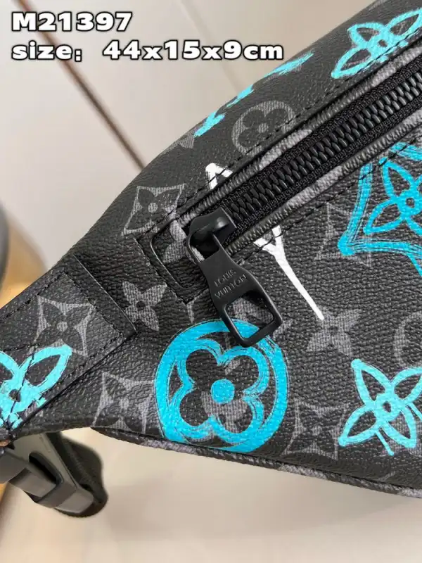 Rep LOUIS VUITTON DISCOVERY BUMBAG