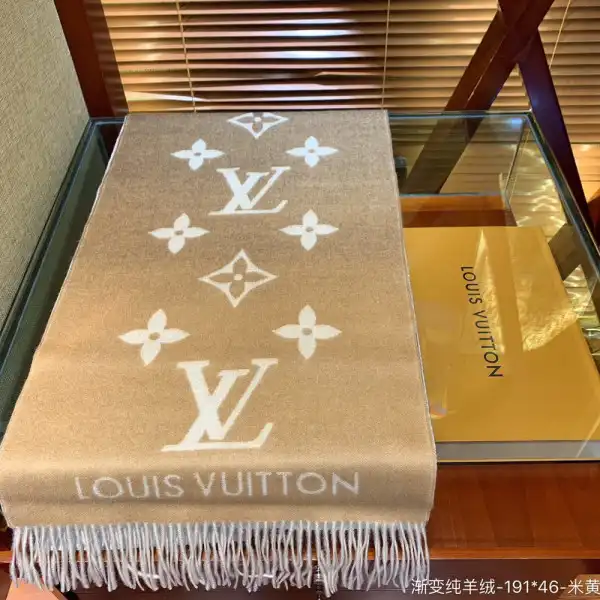 First bag ru LOUIS VUITTON REYKJAVIK GRADIENT SCARF