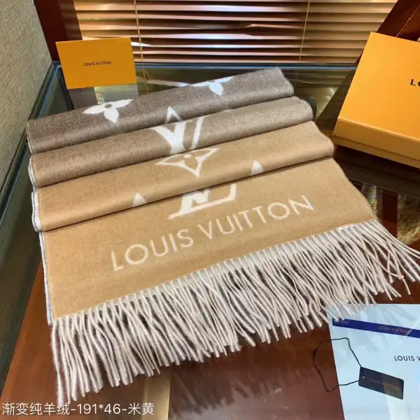 First bag ru LOUIS VUITTON REYKJAVIK GRADIENT SCARF