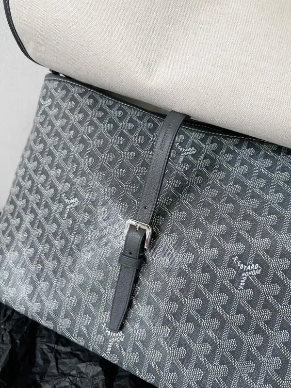 GOYARD MESSENGER