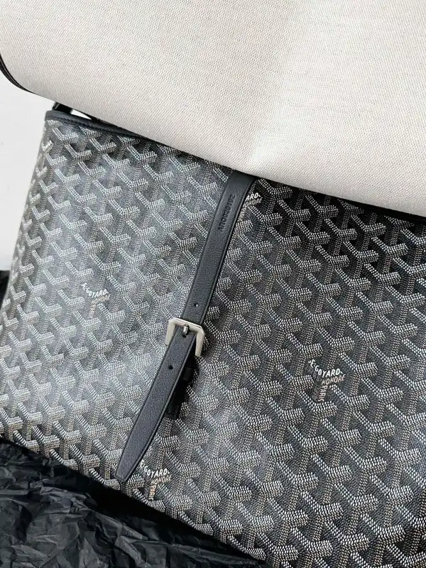 First bag ru GOYARD MESSENGER