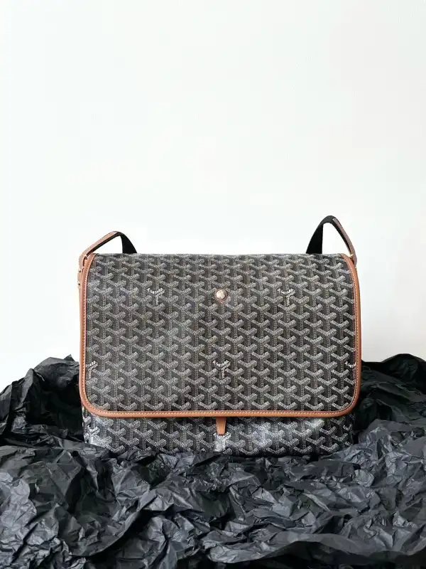 First Bag Ru GOYARD MESSENGER