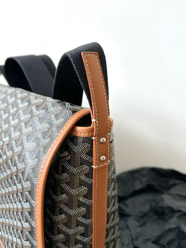 GOYARD MESSENGER