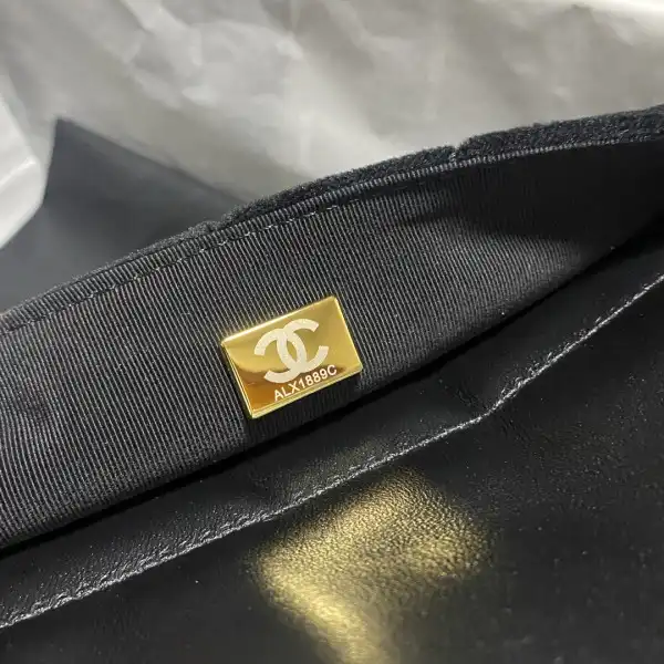 First bag ru CHANEL SMALL HOBO HANDBAG