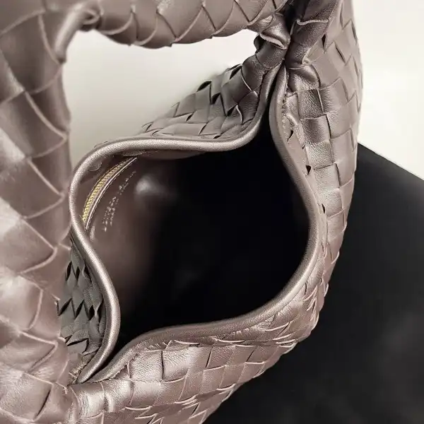 BOTTEGA VENETA medium Hop