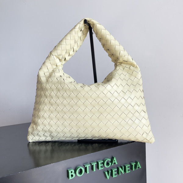 HOT SALE BOTTEGA VENETA medium Hop