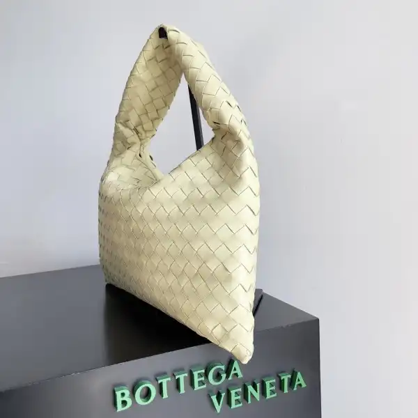 Frstbag ru BOTTEGA VENETA medium Hop