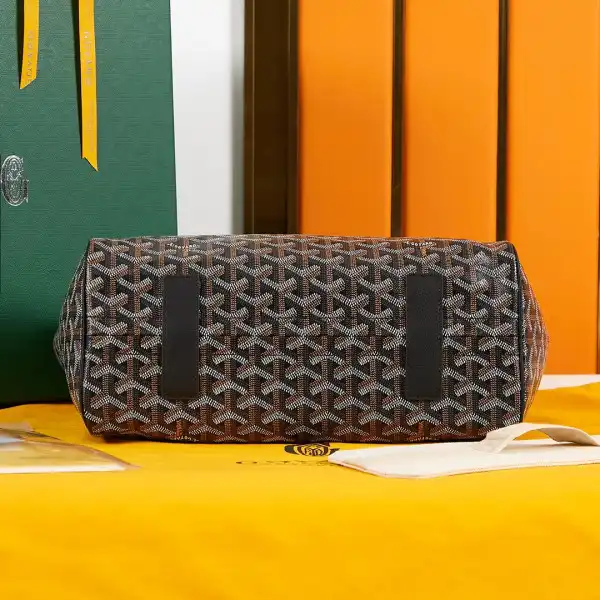 First bag ru GOYARD Rouette Souple Bag