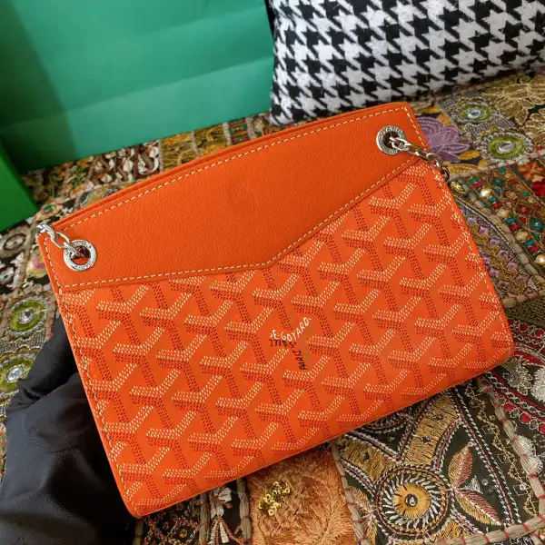 First bag ru GOYARD Rouette Structuré Mini Bag