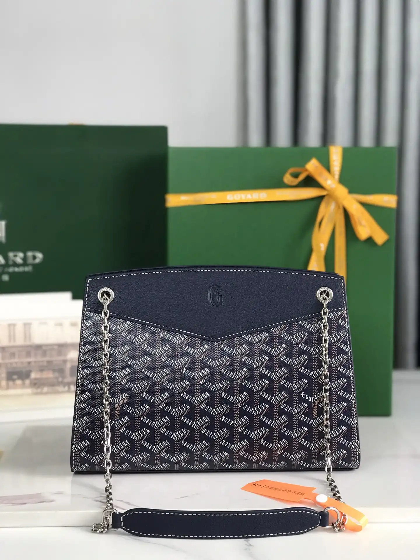 First bag ru GOYARD Rouette Structuré PM Bag