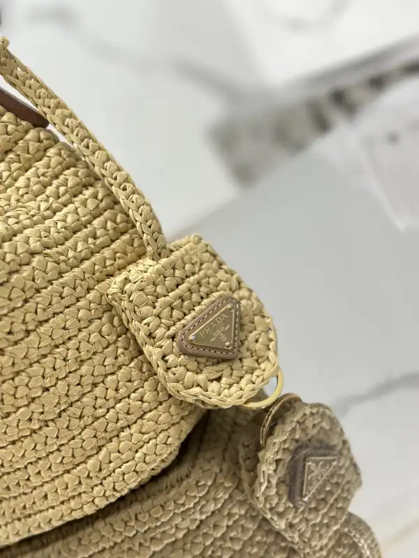 Bagsoffer PRADA  Bucket Bag