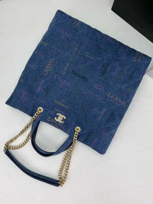 CHANEL SHOPPING BAG