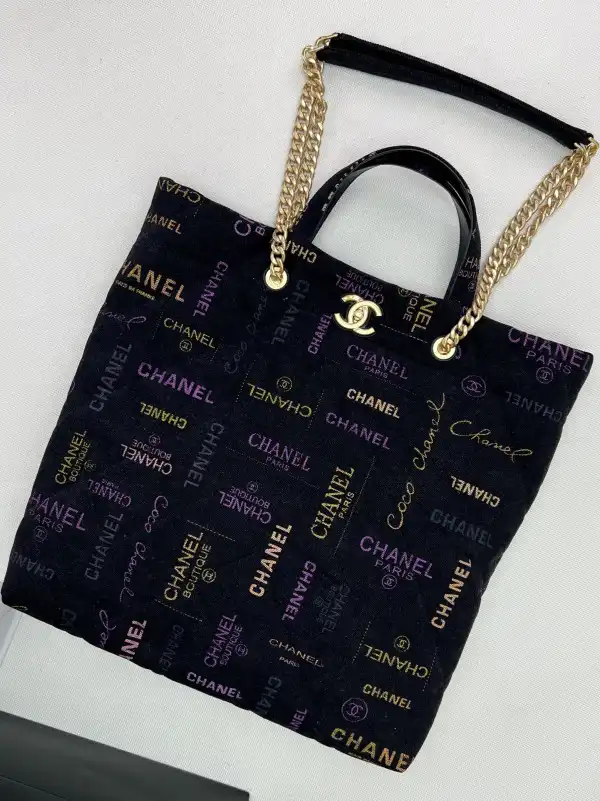 CHANEL SHOPPING BAG