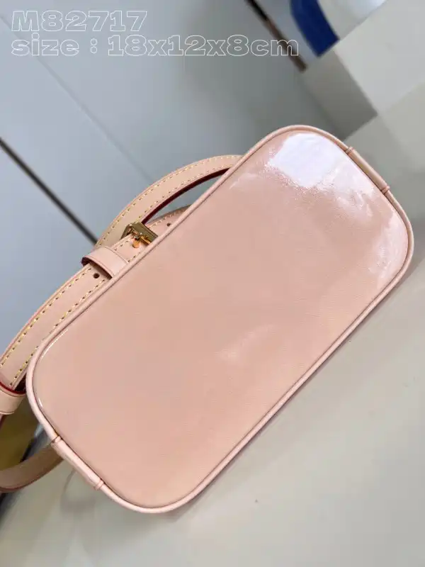 First bag ru LOUIS VUITTON Nano Alma