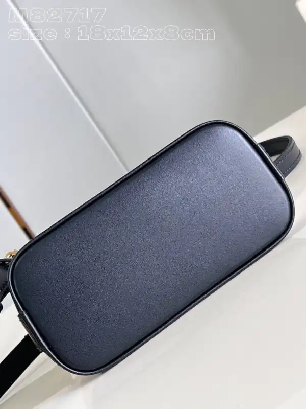 First bag ru LOUIS VUITTON Nano Alma