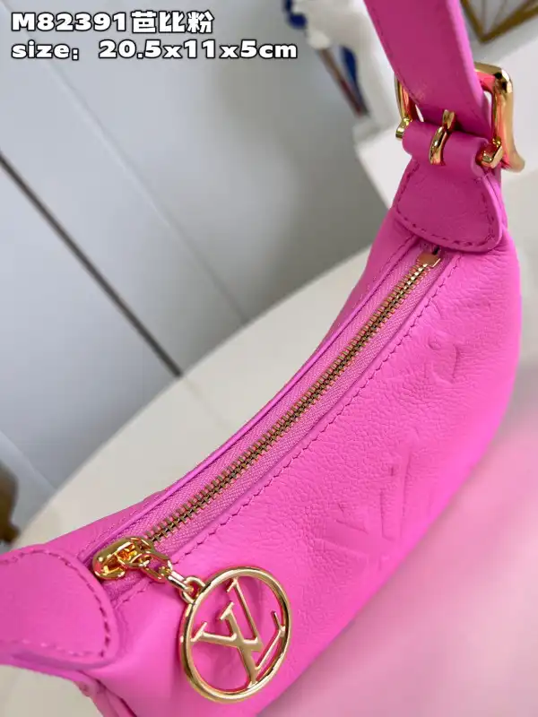 First bag ru LOUIS VUITTON Mini Moon