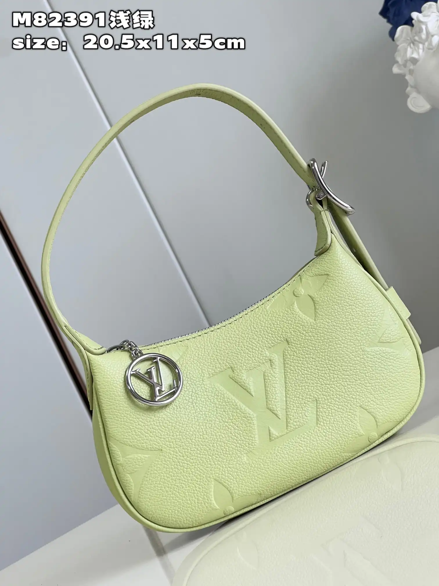 Affordable LOUIS VUITTON Mini Moon