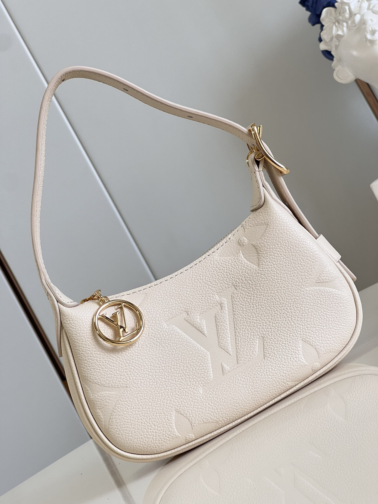 HOT SALE LOUIS VUITTON Mini Moon