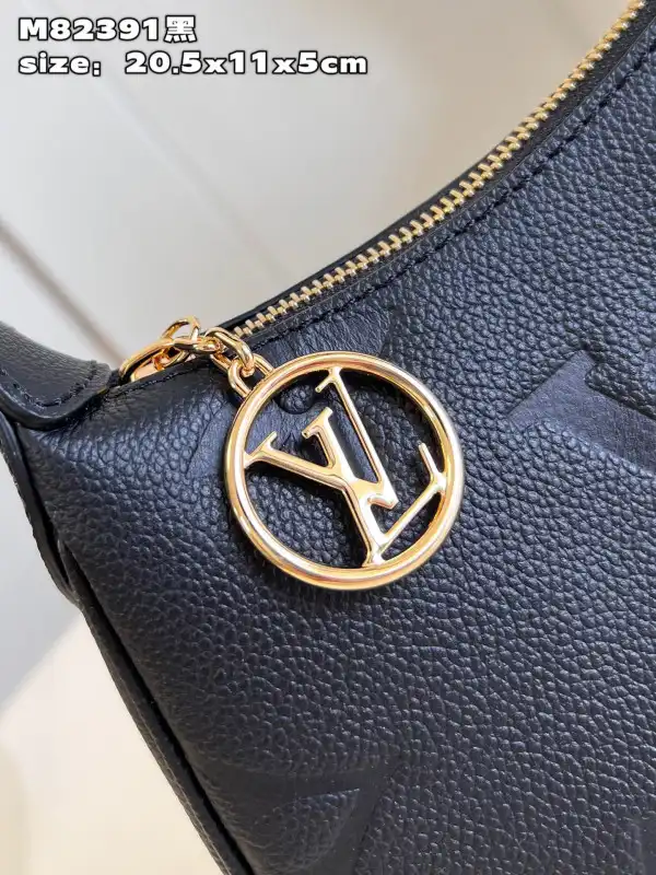 First bag ru LOUIS VUITTON Mini Moon