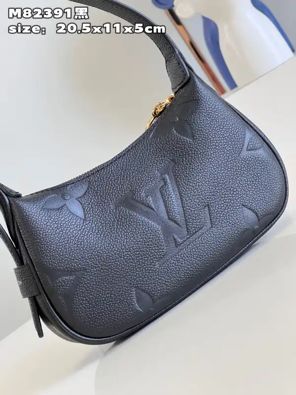 Aaa replica ru LOUIS VUITTON Mini Moon