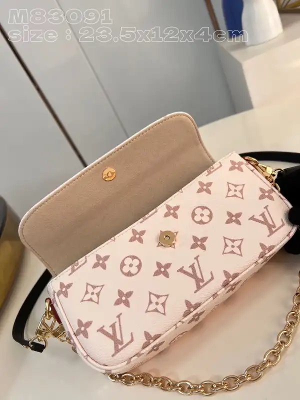 First Bag Ru LOUIS VUITTON Wallet on Chain Ivy