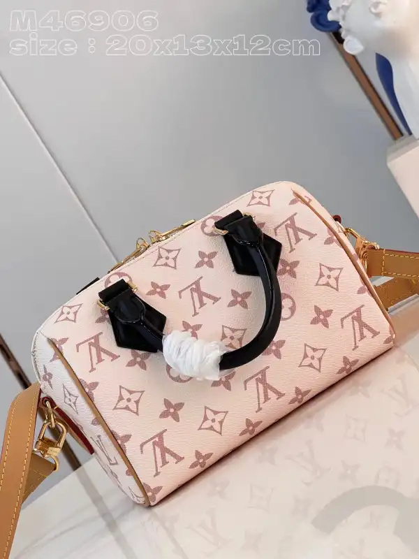 Repladies offers premium fake Louis bags at unbeatable prices. Our products are cheap because we focus on direct sales LOUIS VUITTON SPEEDY BANDOULIÈRE 20