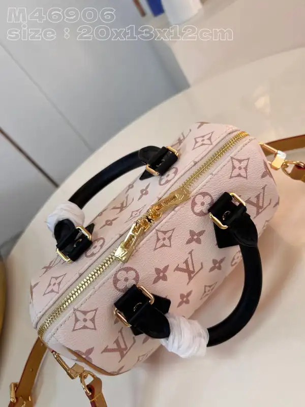 Repladies offers premium fake Louis bags at unbeatable prices. Our products are cheap because we focus on direct sales LOUIS VUITTON SPEEDY BANDOULIÈRE 20