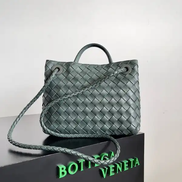 First bag ru BOTTEGA VENETA SMALL ANDIAMO-25*22*10.5cm