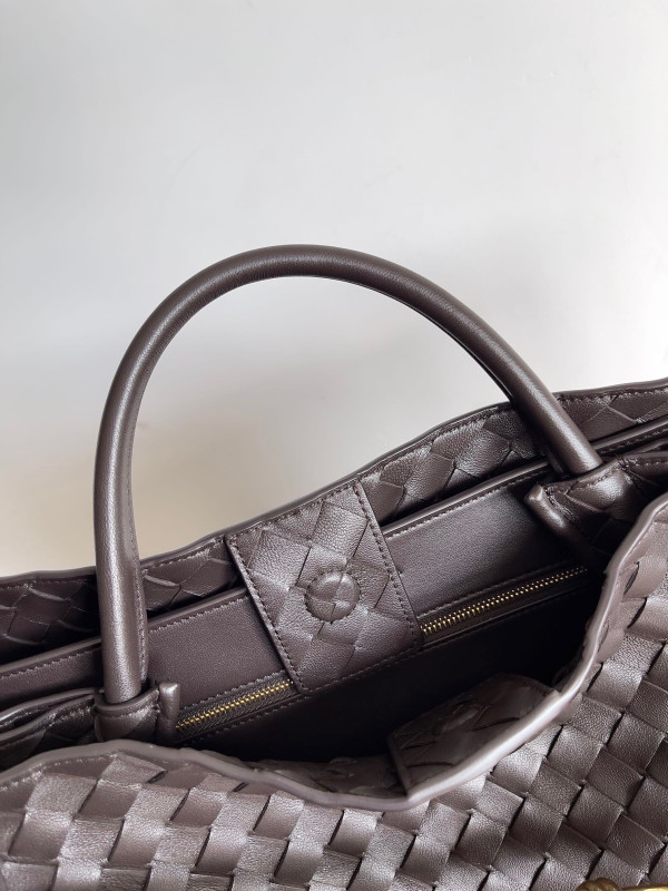 BOTTEGA VENETA  ANDIAMO-25 32 45CM