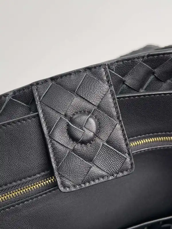 BOTTEGA VENETA LARGE Andiamo