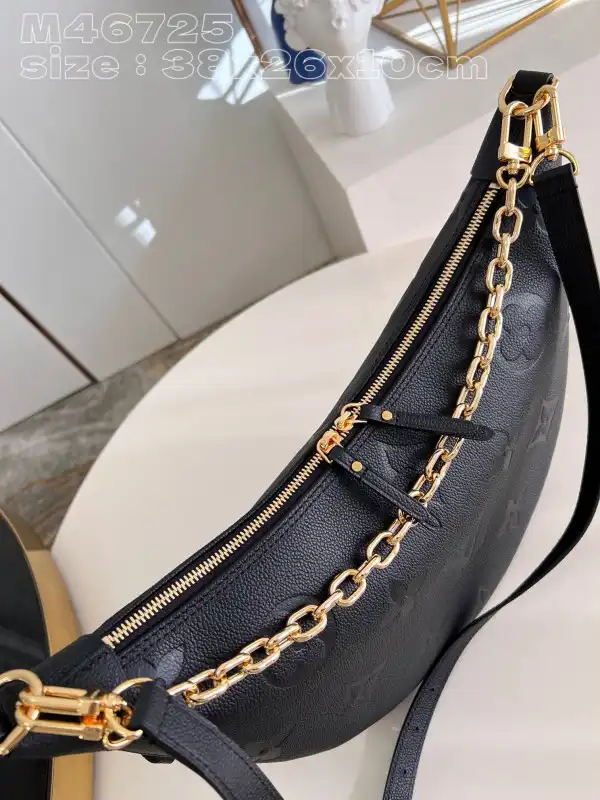 First bag ru LOUIS VUITTON LOOP HOBO