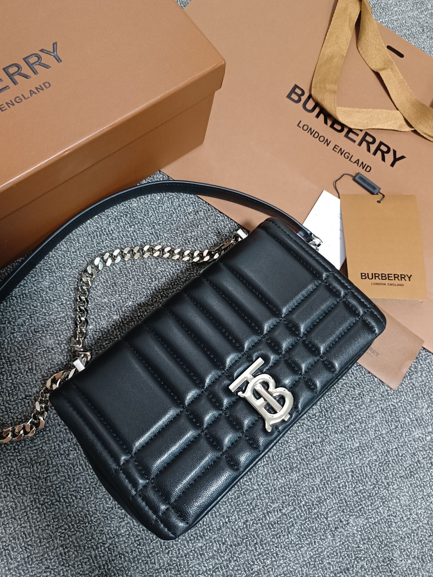 HOT SALE BURBERRY Small Lola Camera Bag