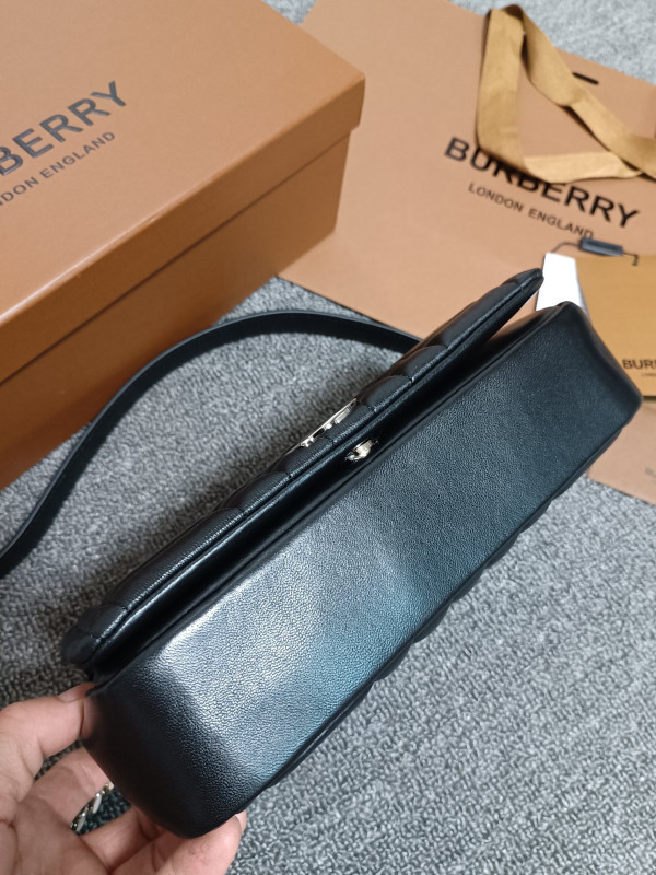 HOT SALE BURBERRY Small Lola Camera Bag