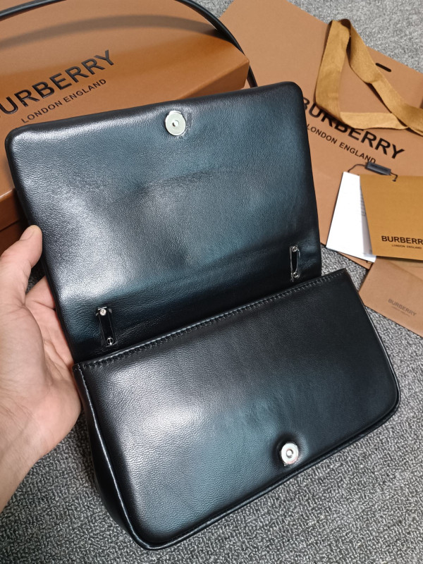 HOT SALE BURBERRY Small Lola Camera Bag