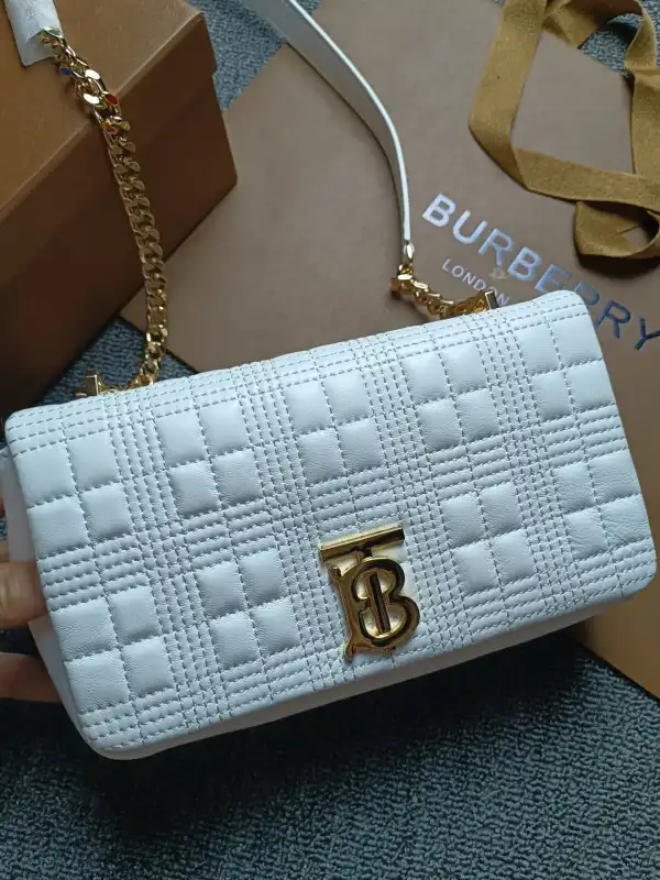 Bagsoffer BURBERRY MINI Lola Camera Bag