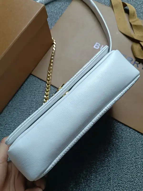 Frstbag ru BURBERRY MINI Lola Camera Bag