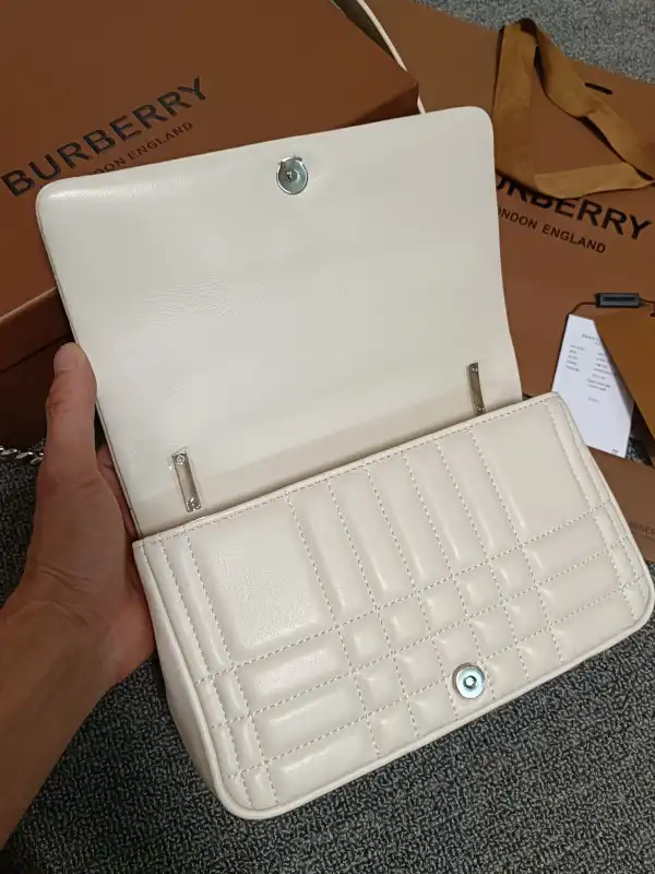 Bagsoffer BURBERRY MINI Lola Camera Bag