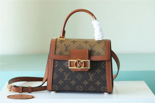 LOUIS VUITTON DAUPHINE CAPITALE