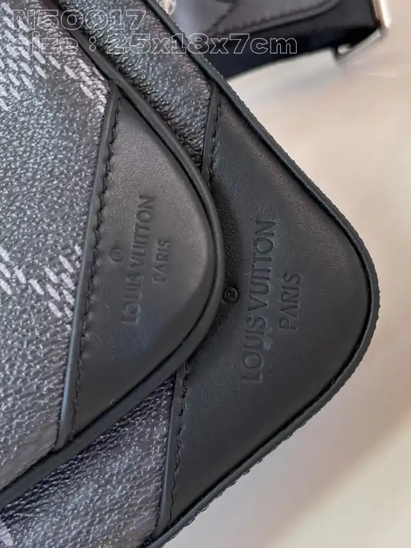 LOUIS VUITTON TRIO MESSENGER