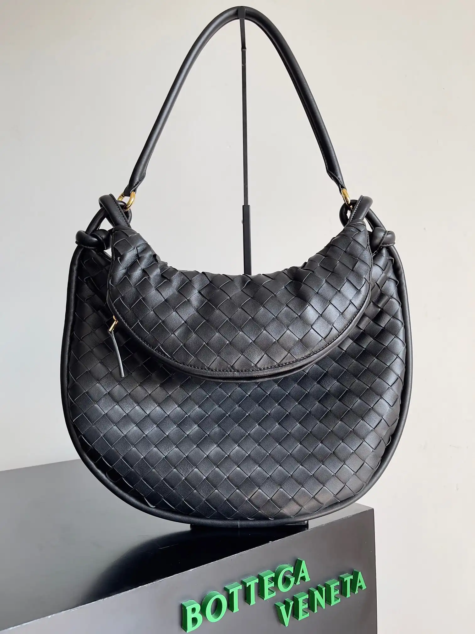 First bag ru BOTTEGA VENETA Medium Gemelli