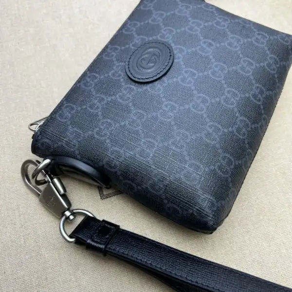 Gucci GG Messenger bag