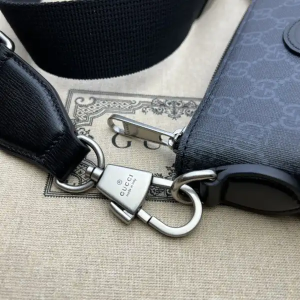 First bag ru Gucci GG Messenger bag