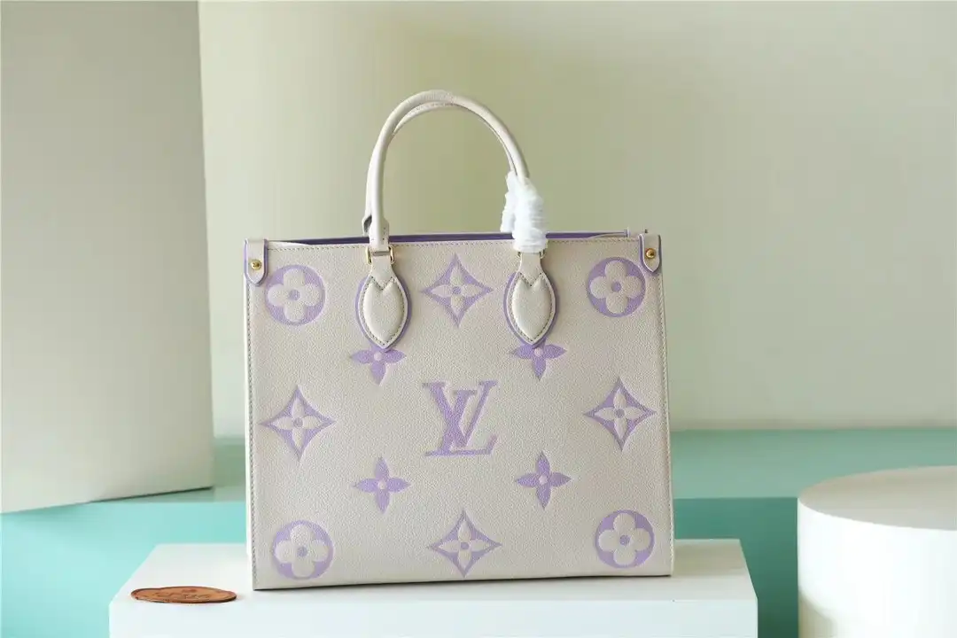 LOUIS VUITTON ONTHEGO MM