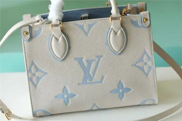 First bag ru LOUIS VUITTON ONTHEGO MM