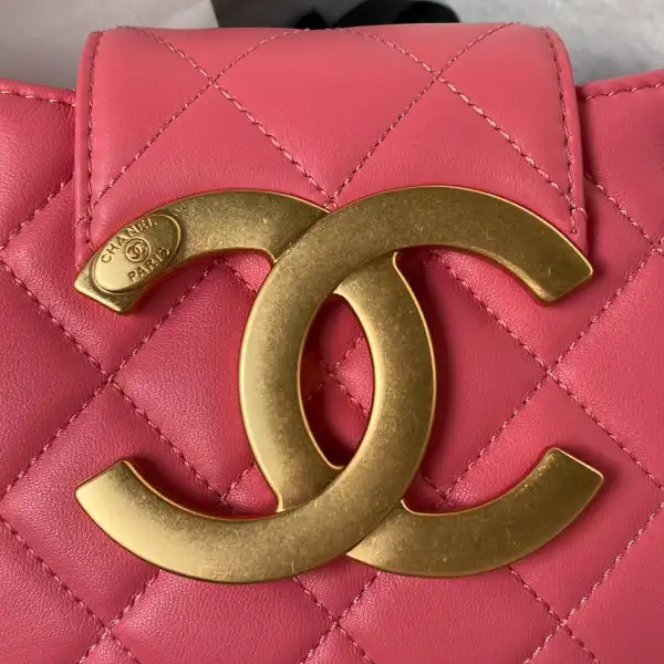 CHANEL SMALL MESSENGER BAG