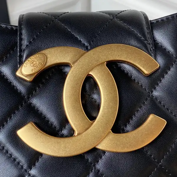 CHANEL SMALL MESSENGER BAG