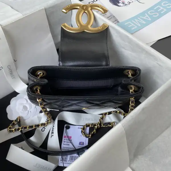 Frstbag ru CHANEL SMALL MESSENGER BAG